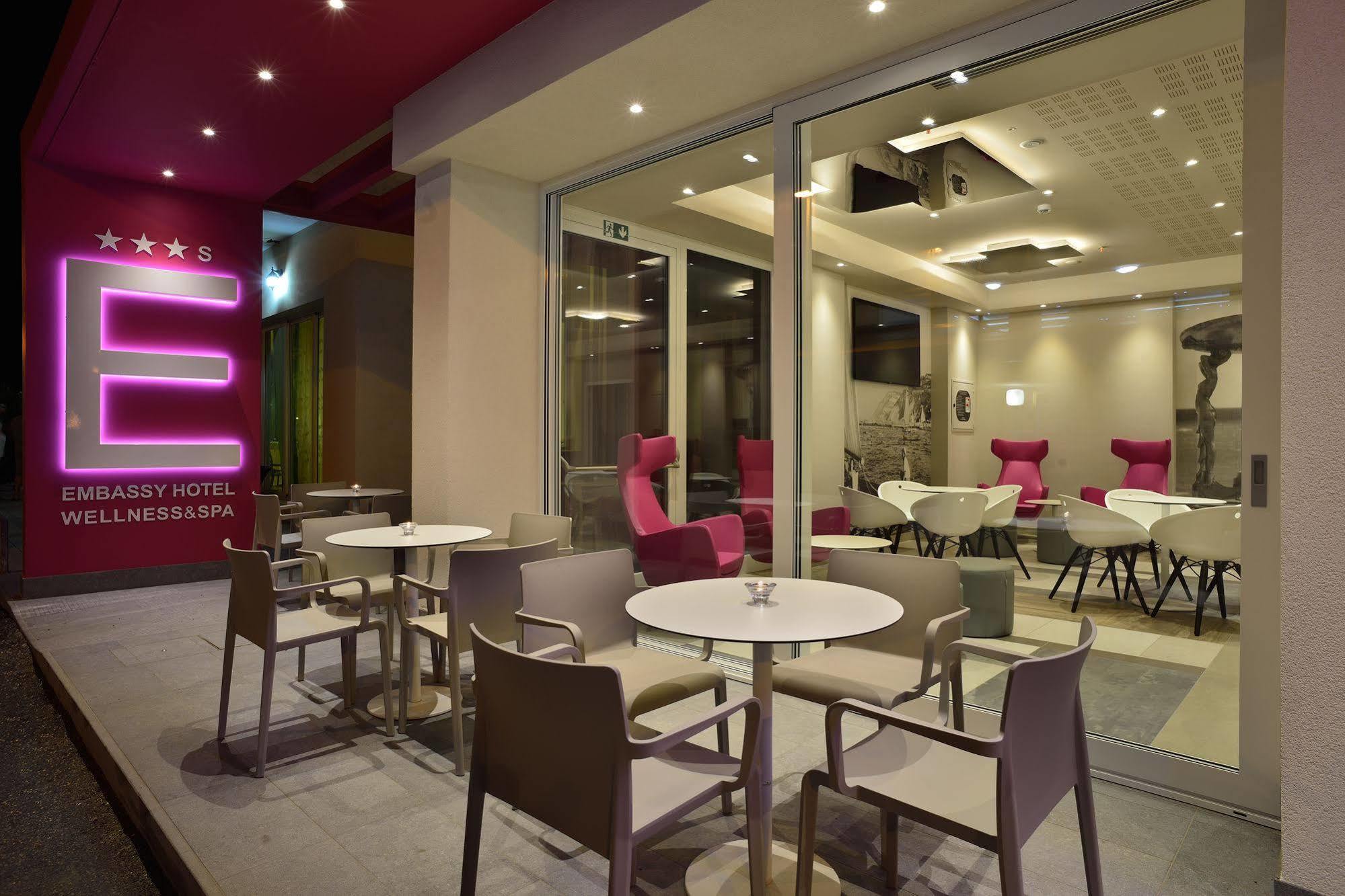 Embassy Hotel & Spa كاتوليكا المظهر الخارجي الصورة