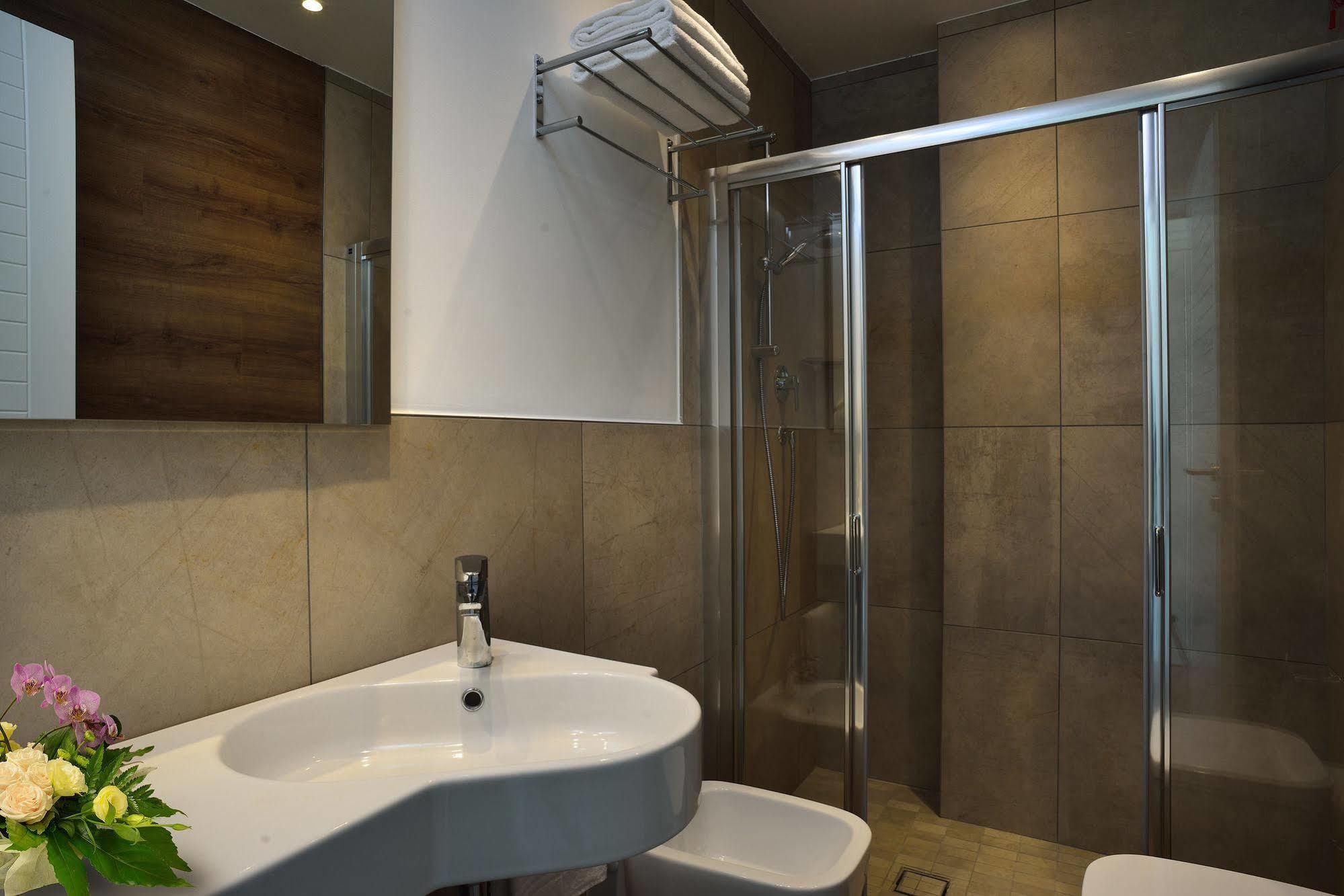 Embassy Hotel & Spa كاتوليكا المظهر الخارجي الصورة